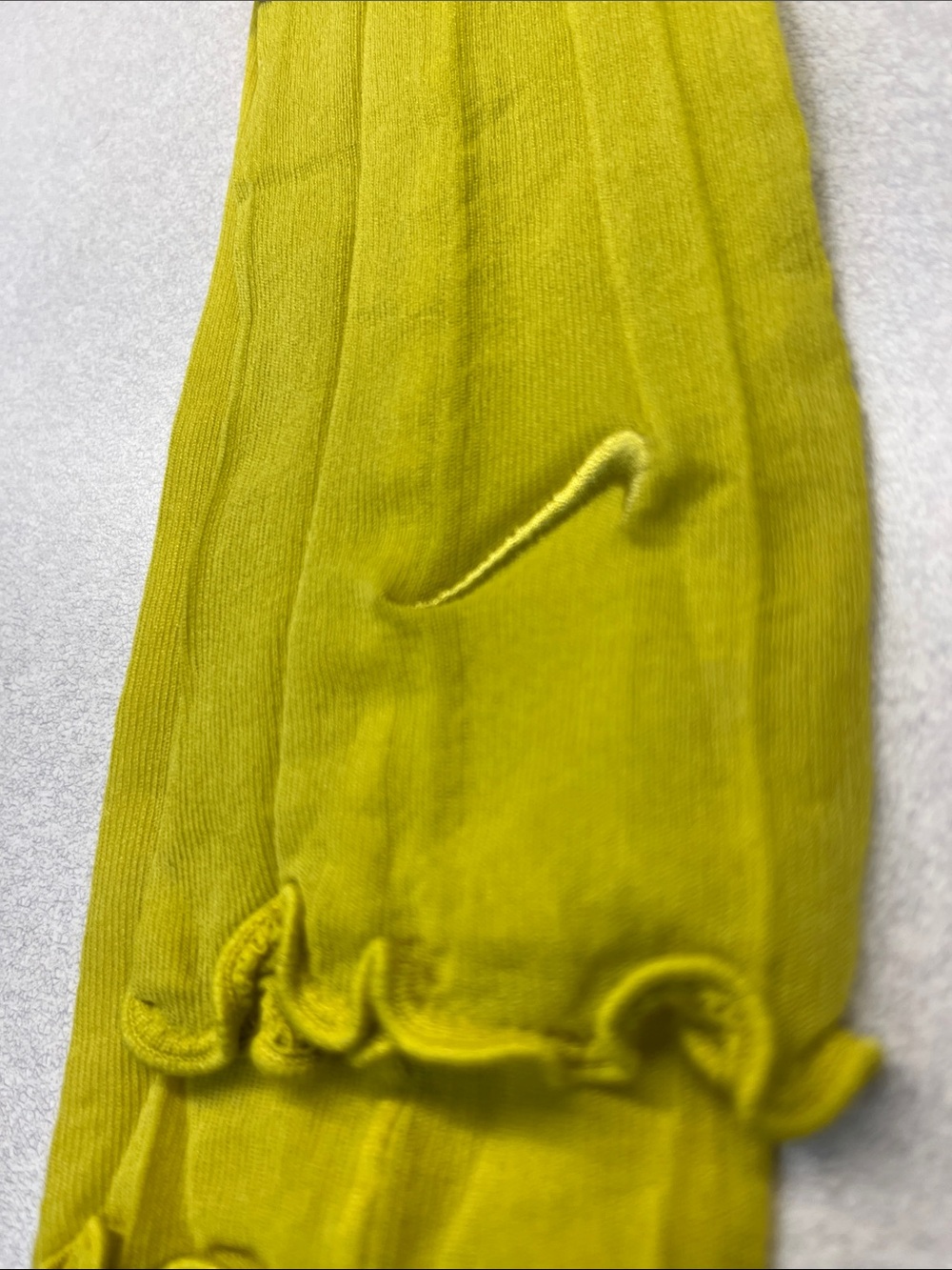 Nike Sheer Socks in Olive Yellow - Picture 7 of 8
